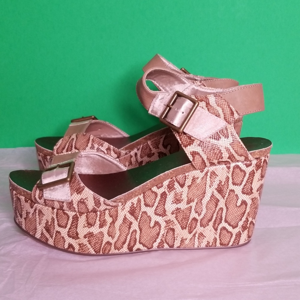 NWT Michael Antonio Wedge Sandal